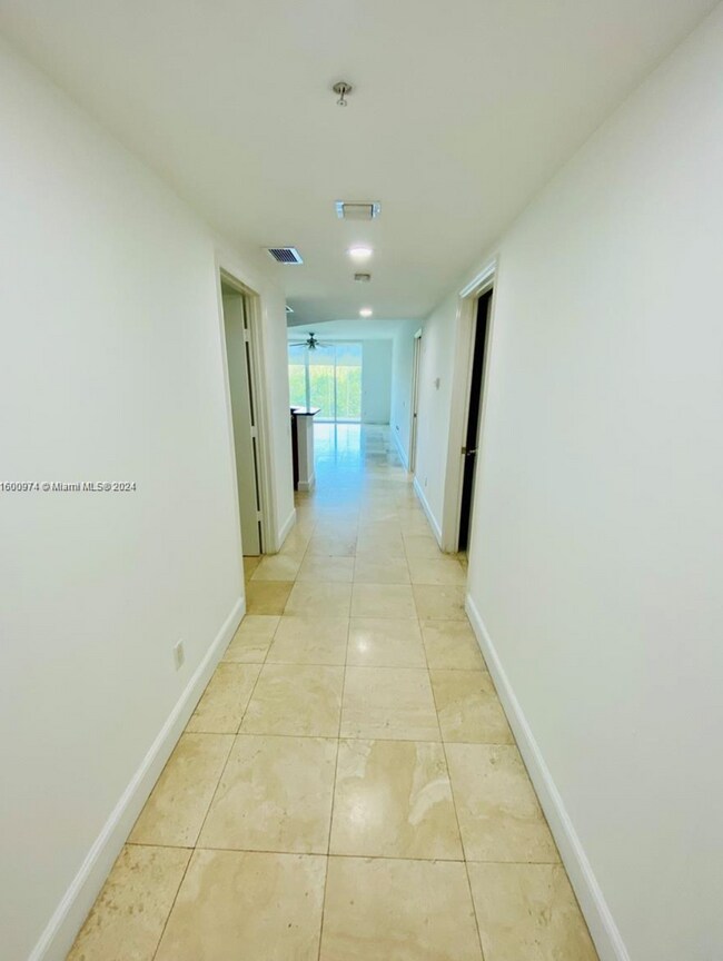 Building Photo - 14951 Royal Oaks Ln