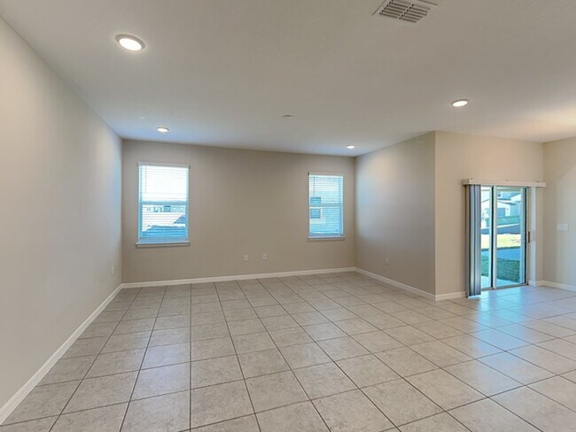 Foto del edificio - MOVE IN SPECIAL- Brand New 4/2 Home!