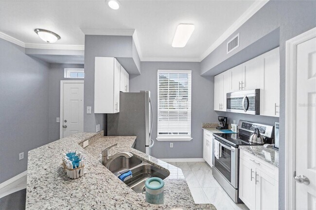 Photo - 5591 Rosehill Rd Townhome