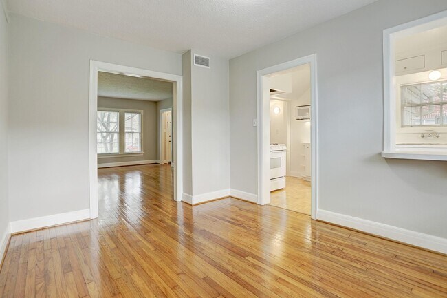 Foto del edificio - 2520 Shakespeare St