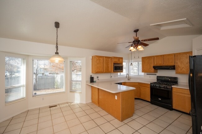 Building Photo - 8004 Old Barn Dr