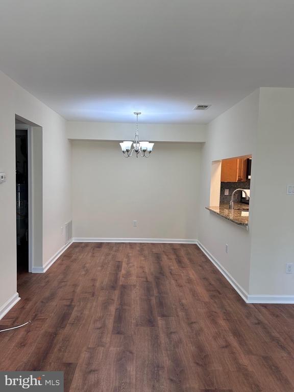 Building Photo - 5107A Adelaide Dr