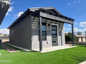 Building Photo - 300 Ruby Dr