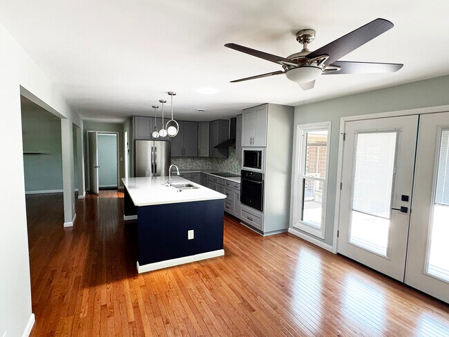 Foto del edificio - 118 Green Meadows Dr