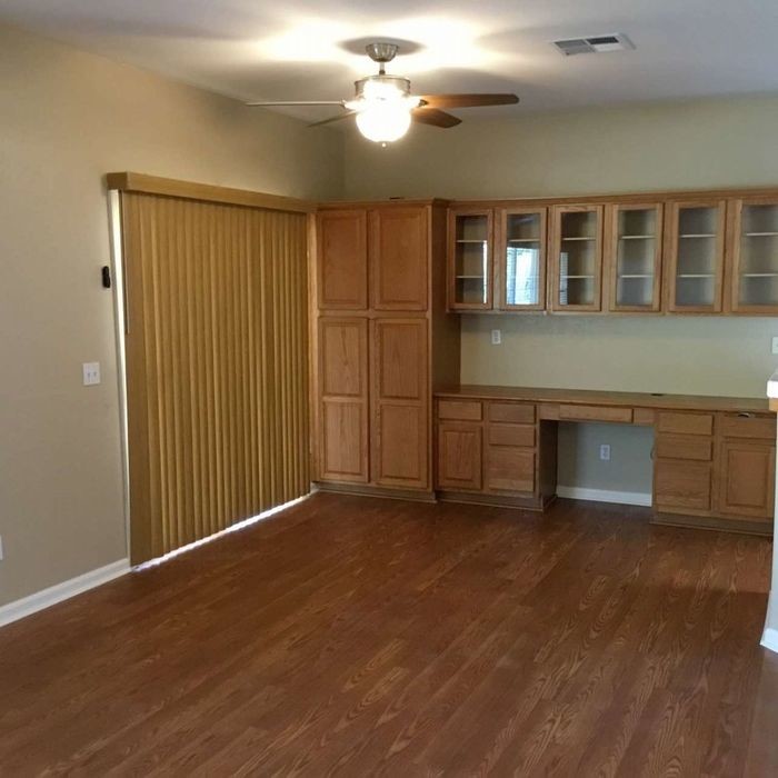 Building Photo - Swimming Pool and RV Parking
