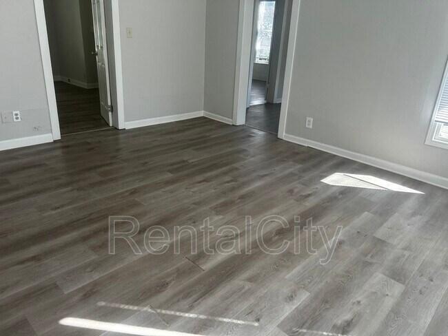 Foto del edificio - 407 Burkett St