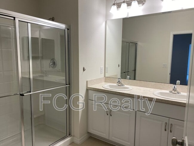 Building Photo - 137 Hamlet Lp