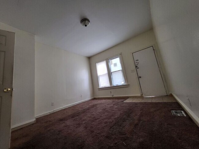 Foto del edificio - 1128 E 67th St