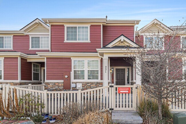 Foto del edificio - 221 Jackson Dr