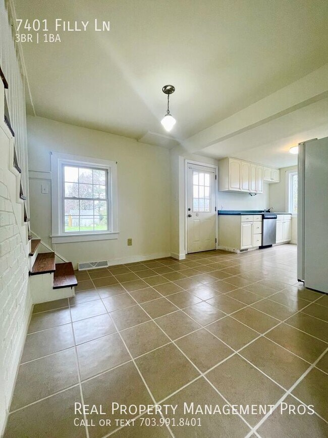 MUST SEE SINGLE FAMILY HOME!! House for Rent in Warrenton, VA