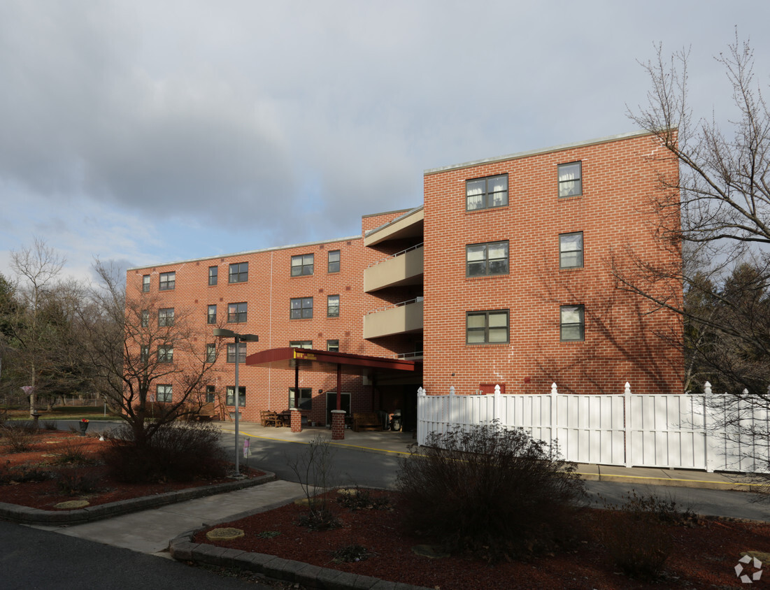 Primary Photo - Rattling Creek Apartments