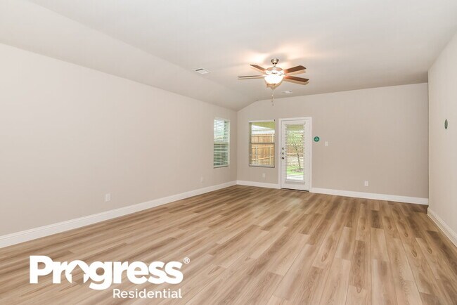 Foto del edificio - 1413 Rolling Fox Dr