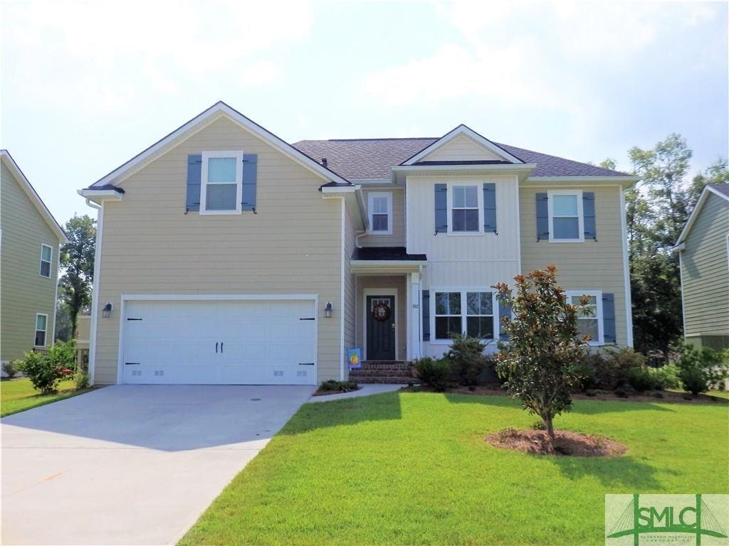 Primary Photo - Charming Home on a Public Golf Course