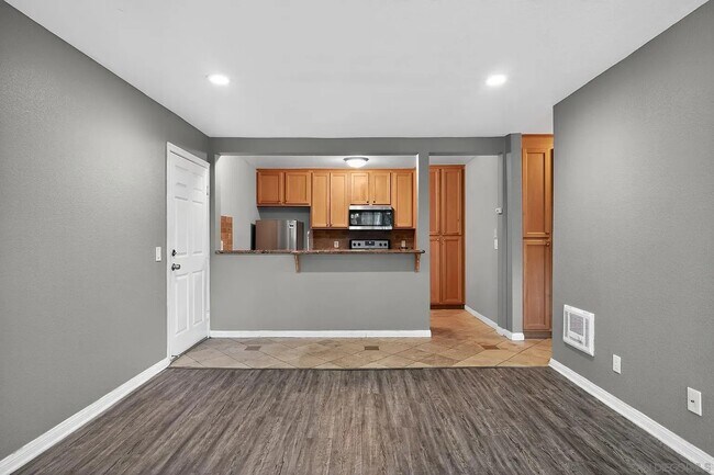Building Photo - 9860 Dale Ave