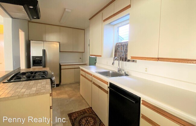 Foto del edificio - 2 br, 2 bath House - 828 Avalon Ct.