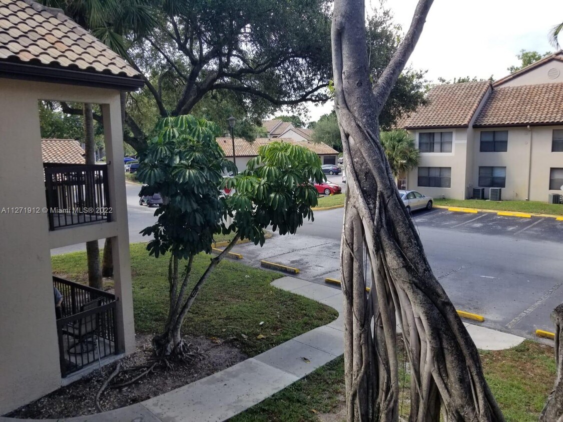 4481 W McNab Rd Unit 30, Pompano Beach, FL 33069 Condo for Rent in