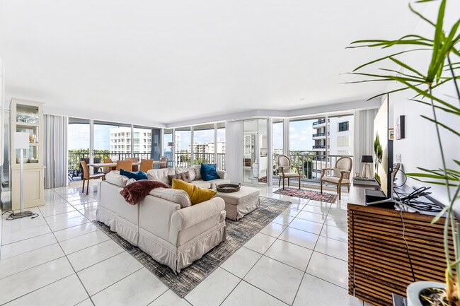 Building Photo - 3211 S Ocean Blvd