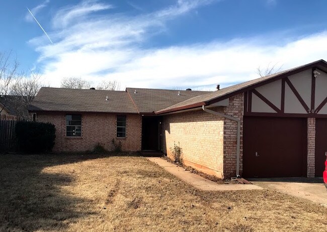 201 S Morgan Dr Moore Ok 73160 House For Rent In Moore Ok
