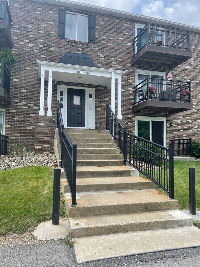 Foto del edificio - Hopewell - 2Br Condo - Independence Square