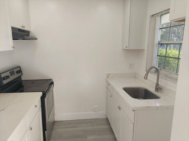 Foto del edificio - 2319 Johnson St