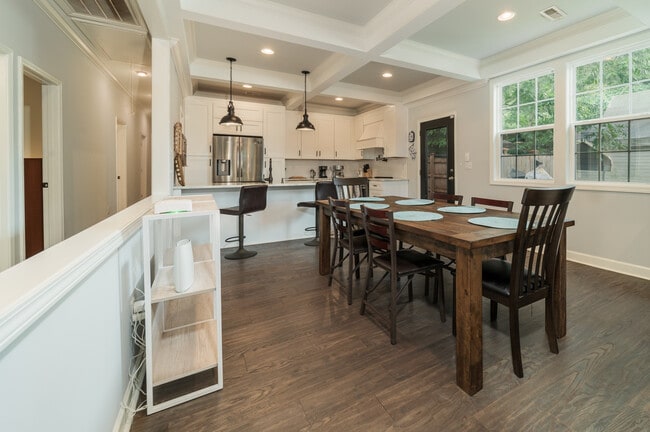 Building Photo - 20 Endel St