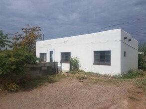 Building Photo - 1204 S Gold Ave