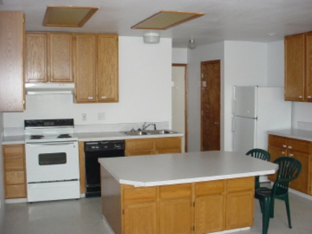 Building Photo - 1306 S Lincoln Ave