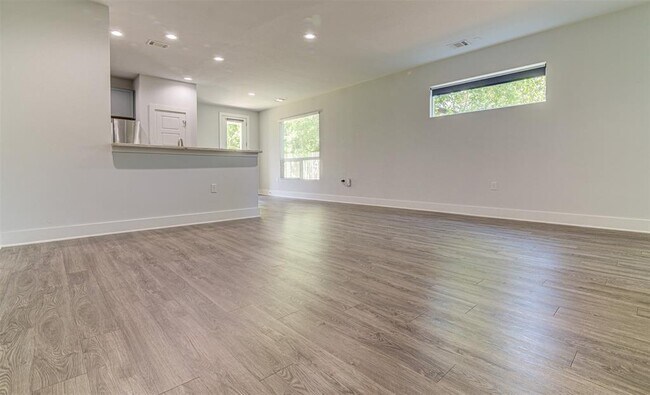 Foto del edificio - 3317 Blumie St