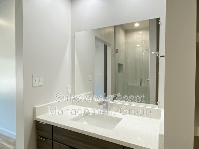 Foto del edificio - 1683 Midtown Pl