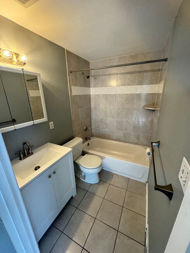 Building Photo - 166 Colorado St