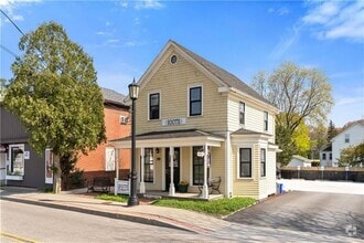 Building Photo - 74 Maple Ave