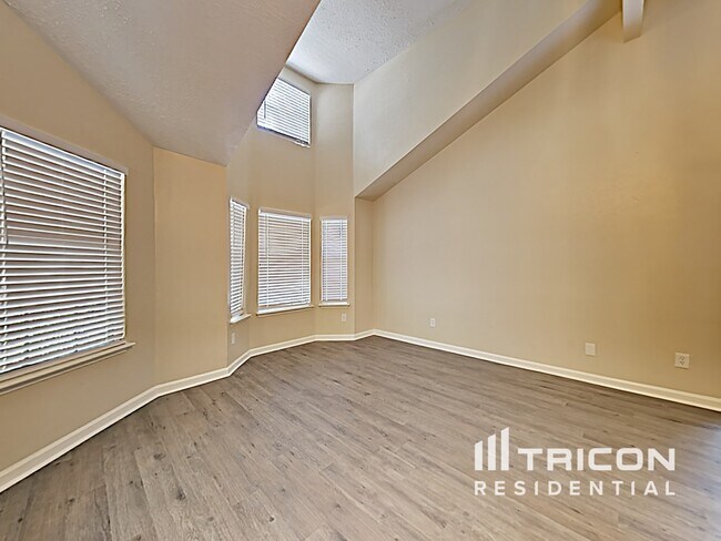 Foto del edificio - 2010 Woodland Hills Dr