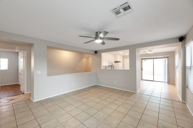 Building Photo - 3 bed 2 bath home in the Arizona Impressio...