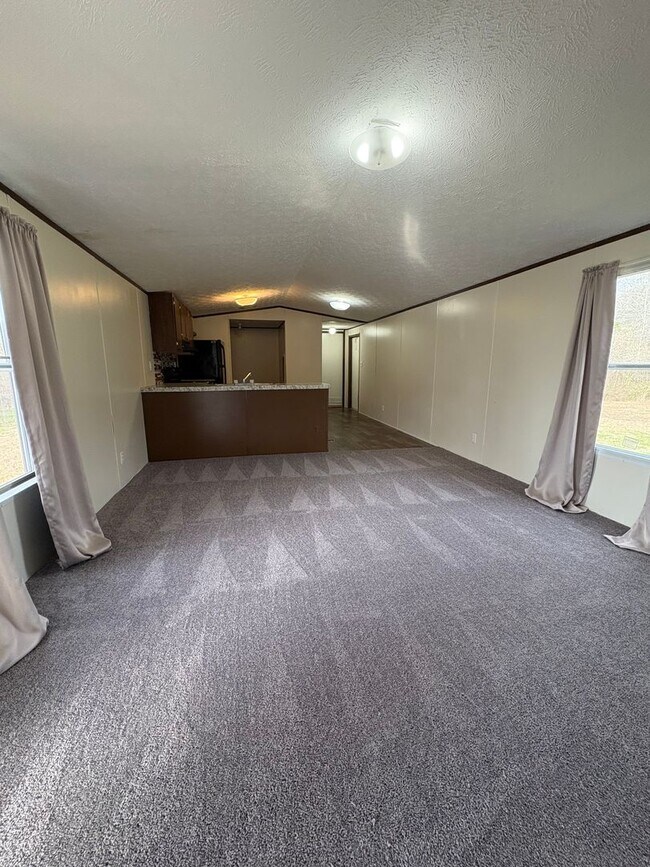 Foto del edificio - Nice 3 bedroom/2 bathroom mobile home located in Willow Oak Park in Keithville!