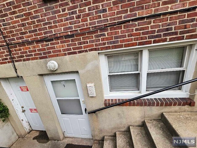 Building Photo - 309 Hillside Ave