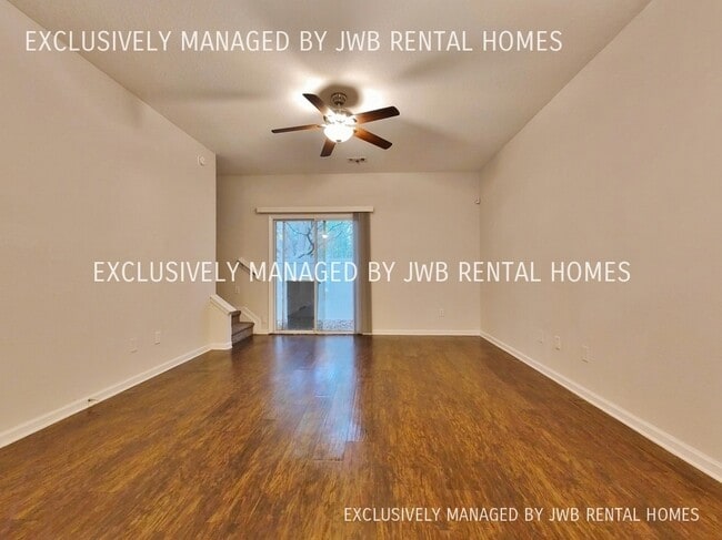 Foto del edificio - 4802 Playpen Dr