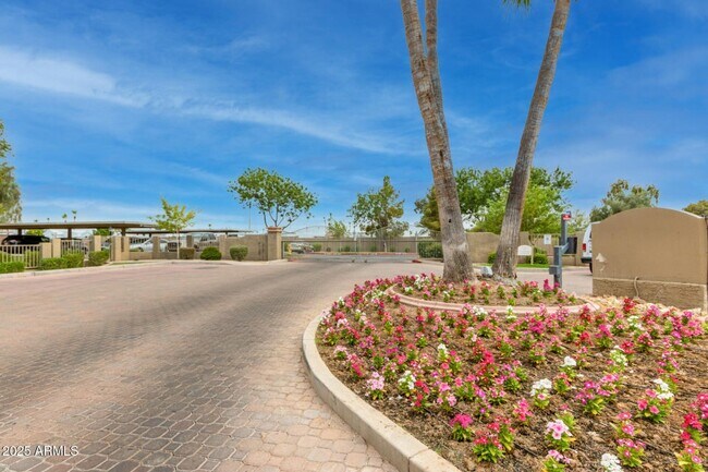 Foto del edificio - 2929 W Yorkshire Dr