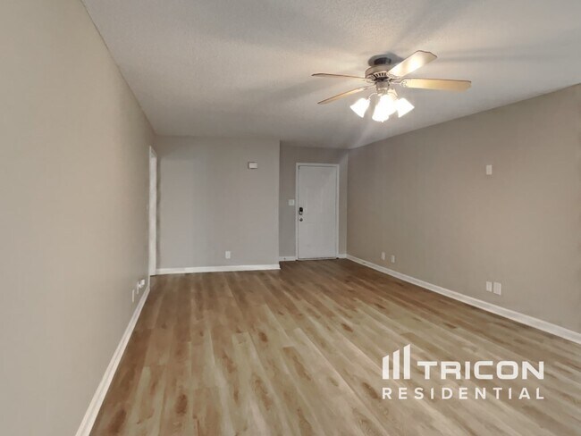 Building Photo - 421 Faulkner Dr