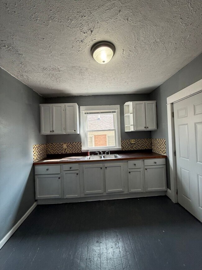 Foto del edificio - Spacious 2 bedroom home