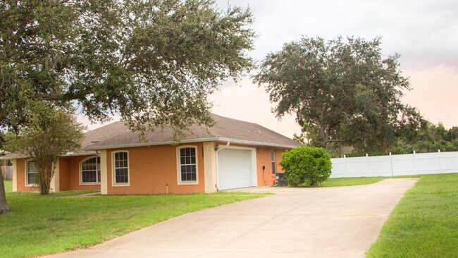 Foto del edificio - 11649 Audubond Ln