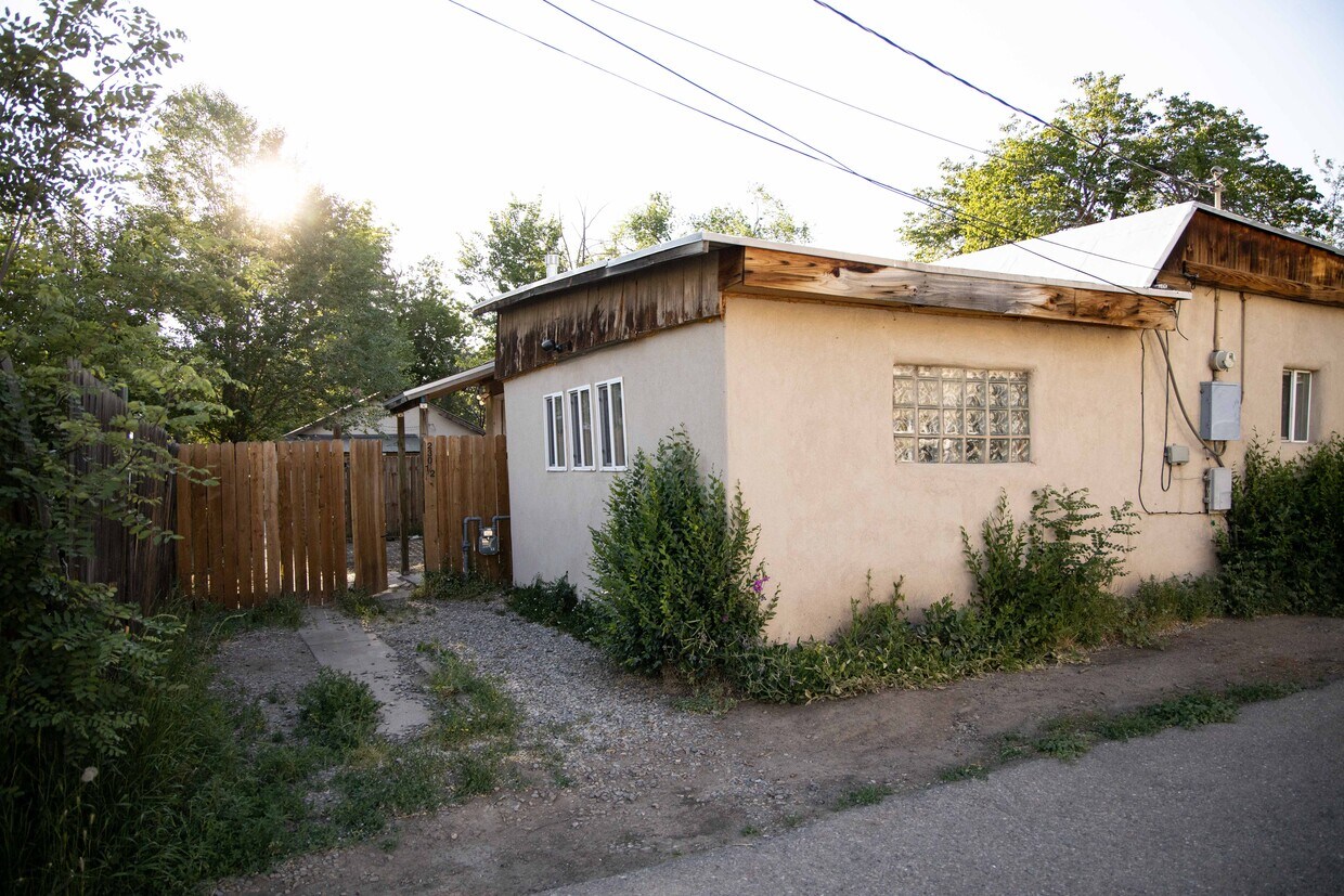 Primary Photo - 230 E 6th Ave