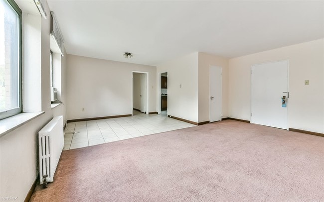 Building Photo - 2 br, 1 bath Apartment - 6235 5th Ave Apt B12