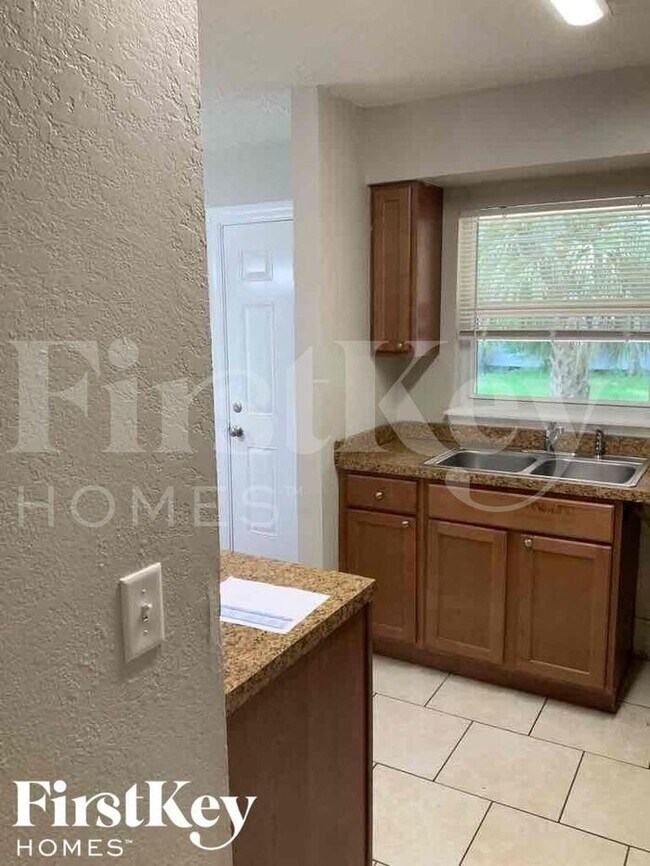 Foto del edificio - 1405 W 16th St