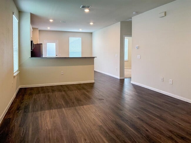 Foto del edificio - 6406 Franklin View Ln