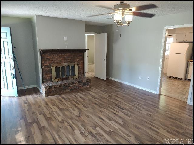 Foto del edificio - 5704 Green Valley Ave