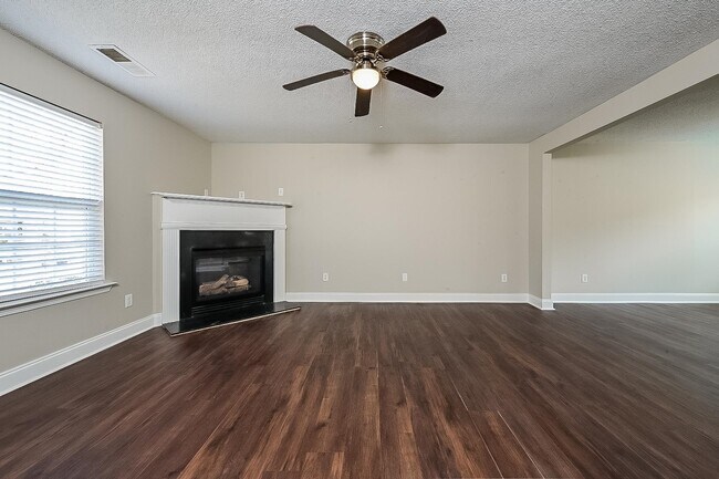 Building Photo - 357 Coral Cir
