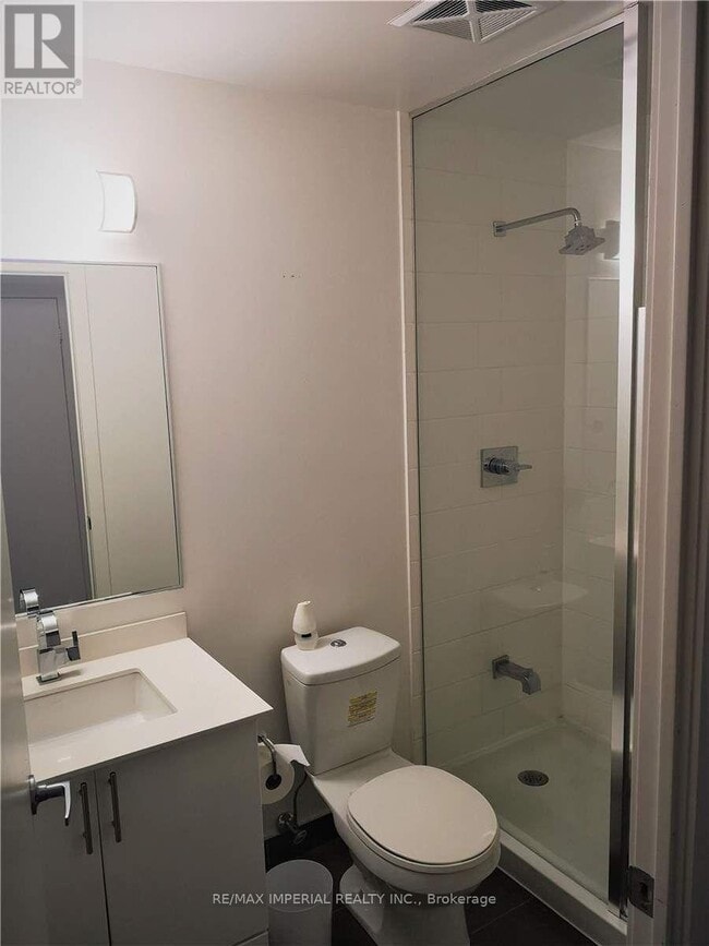 Building Photo - 225 Sackville St