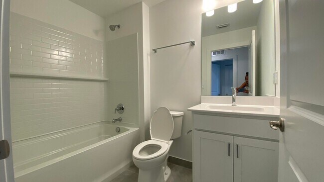 Building Photo - 220 Preserve Trl S