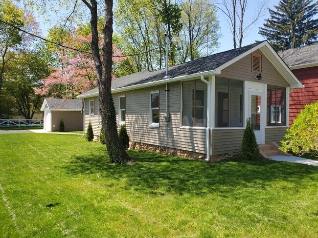 Building Photo - 87 Doty Rd