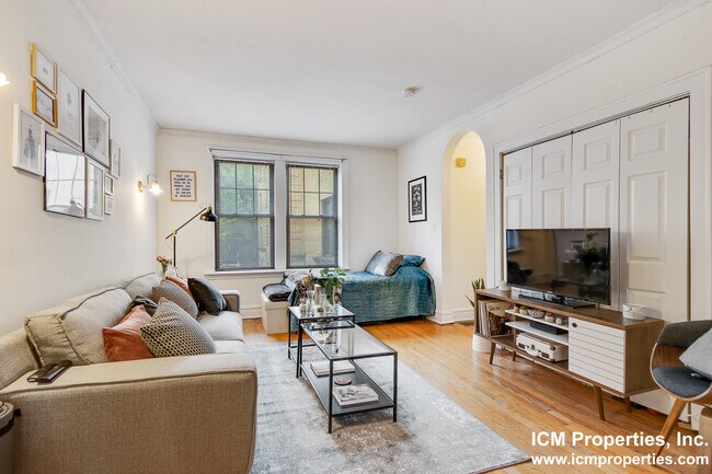 Foto del edificio - 3620 N Marshfield Ave